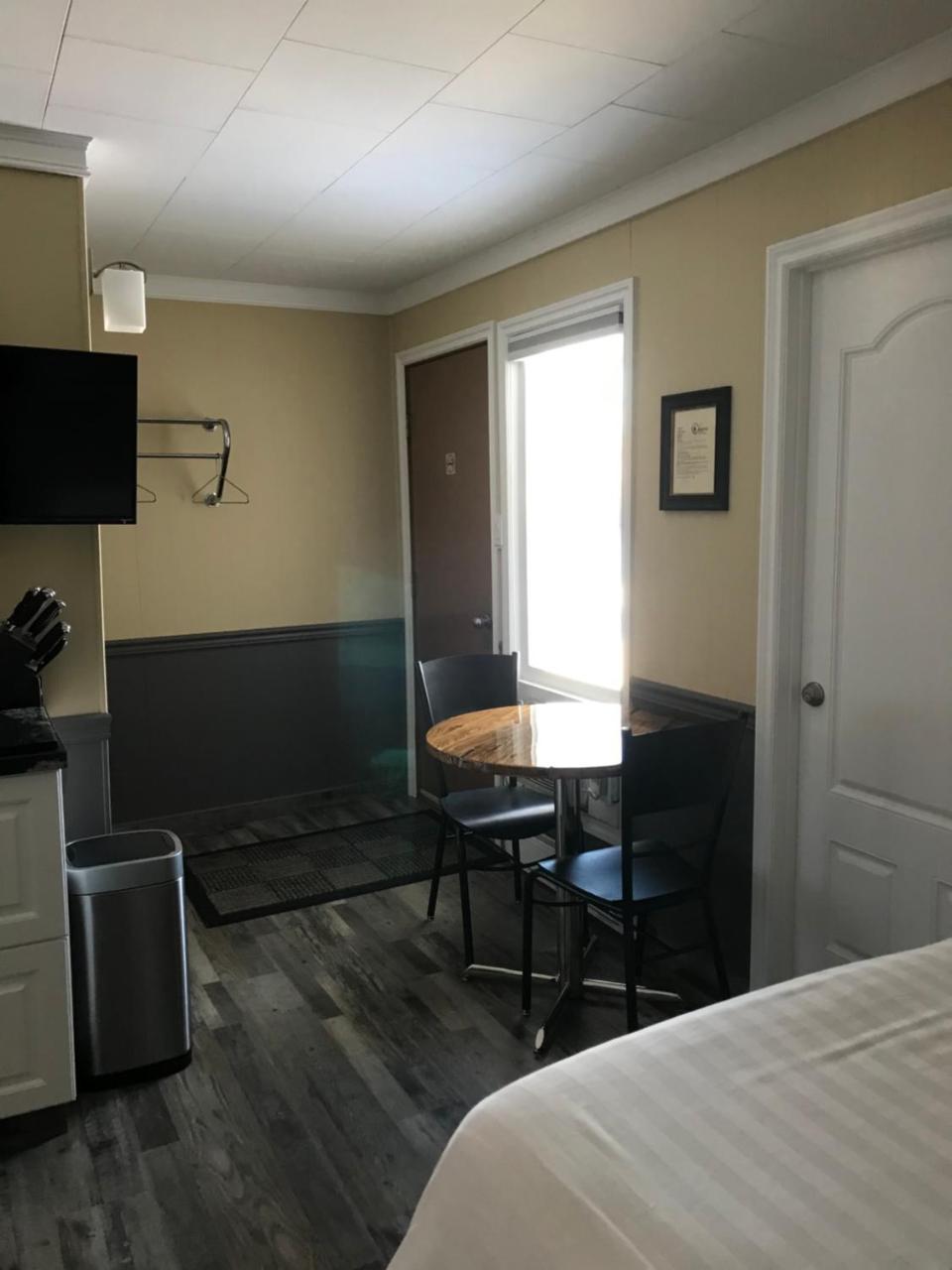 Oreland Motel Flin Flon Bagian luar foto